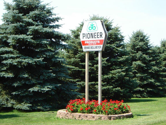 Bollmeyer Inc. Pioneer seed dealer sign